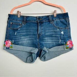 Celebrity Pink Blue Jean Shorts with Pink Floral Embroidery Size 11/30